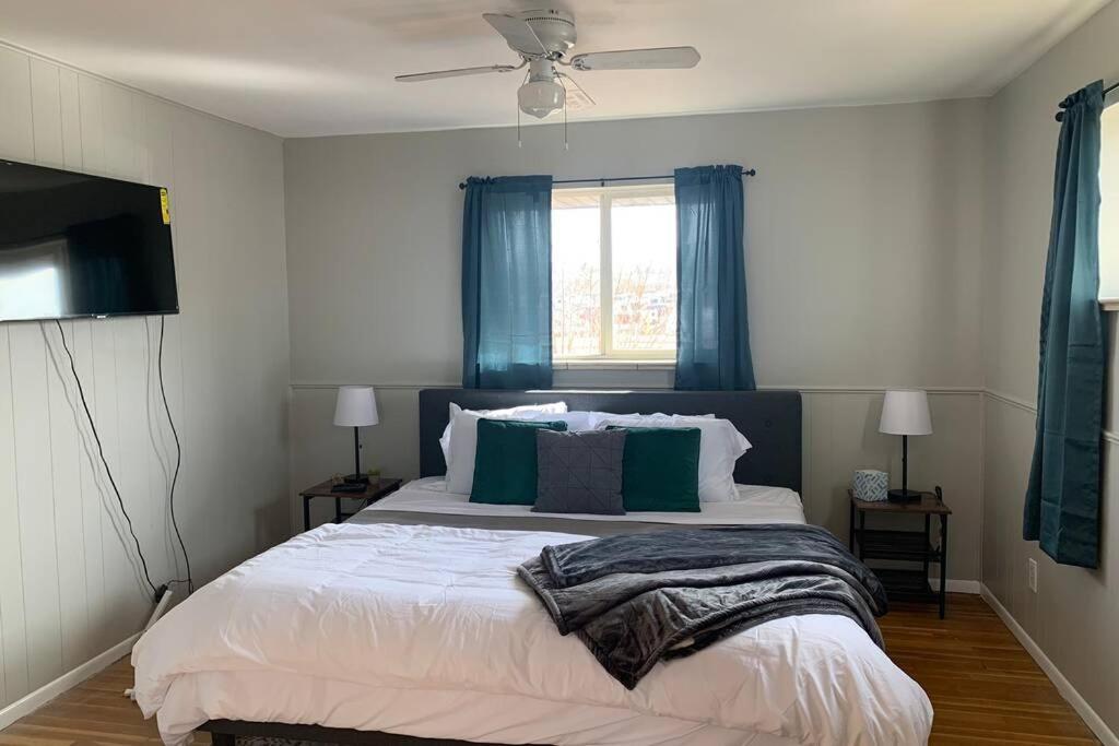 3 King Beds + Bunk Beds On Broadway Villa Littleton Bagian luar foto