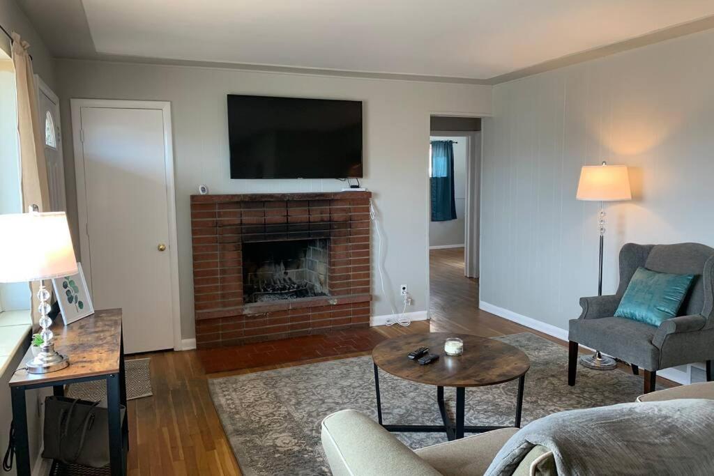 3 King Beds + Bunk Beds On Broadway Villa Littleton Bagian luar foto